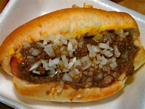 Coney i - Sugar is higher on the glycemic index (GI) than honey, meaning it raises blood sugar levels more quickly. This is due to its higher fructose content, and the absence of trace minerals. But honey ...